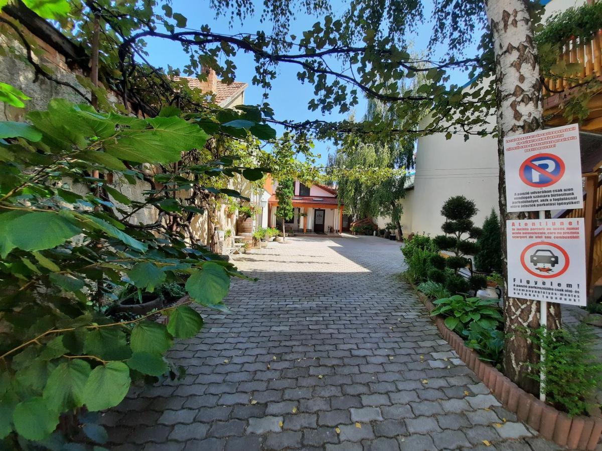 Korona Panzio Bed & Breakfast Odorheiu Secuiesc Eksteriør bilde