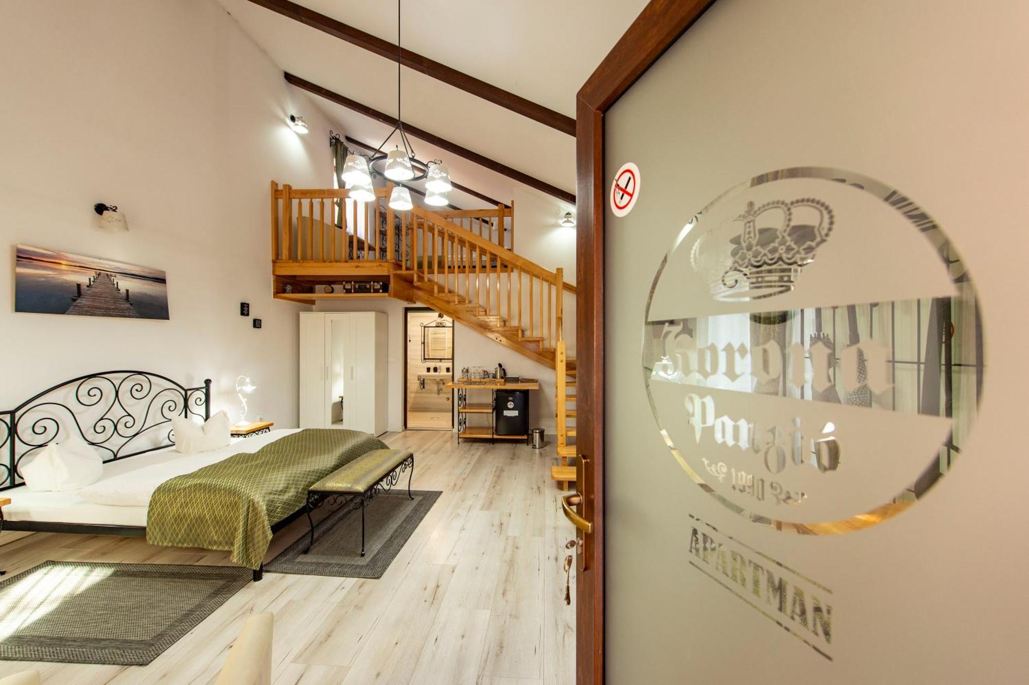 Korona Panzio Bed & Breakfast Odorheiu Secuiesc Eksteriør bilde